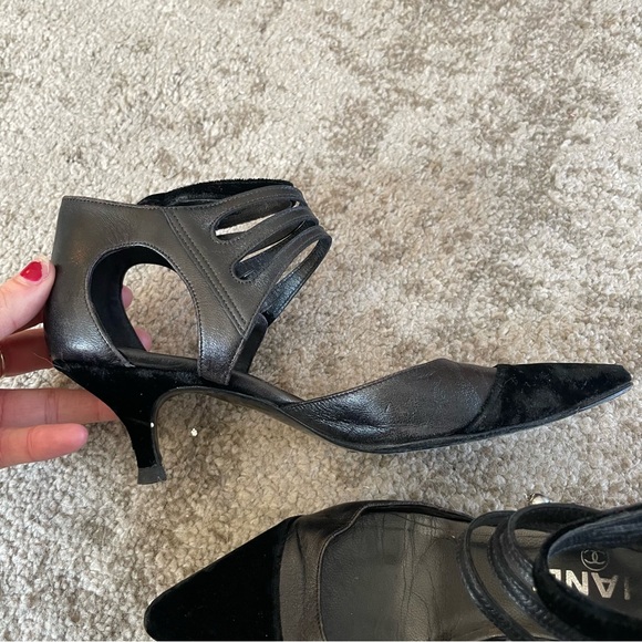 💯 CHANEL Black Velour & Leather Ankle Strap Kitten Heels 👠 Size 36 - Picture 13 of 16